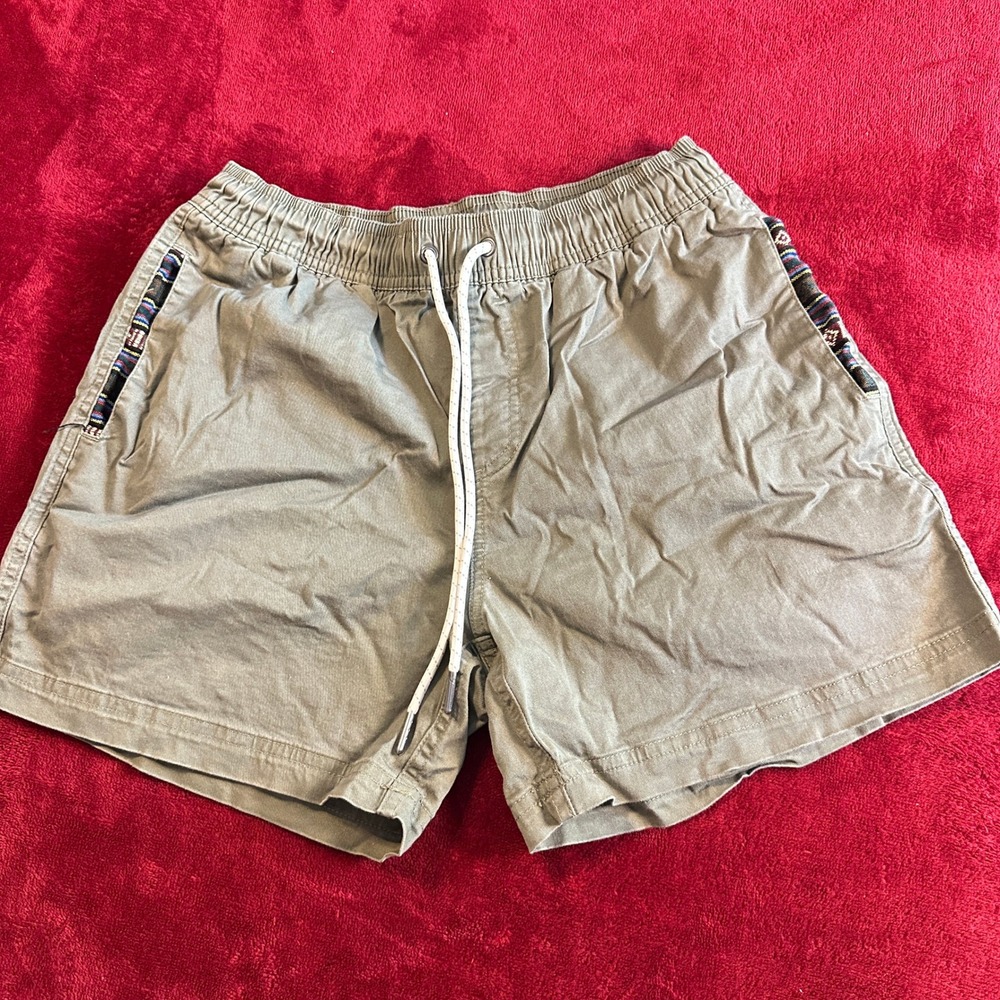 Wowie Mens Casual Shorts Olive Green Khaki Elastic Waist Patterned Trim Small